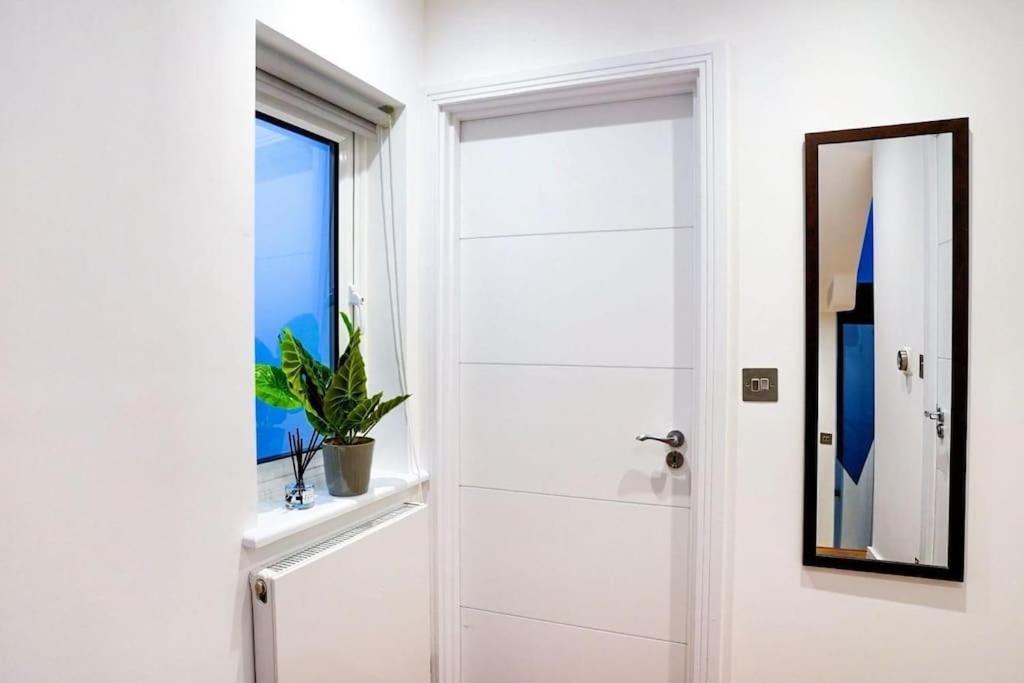 Hyde Park Luxury 2 Bed 2 Bath House * Londra